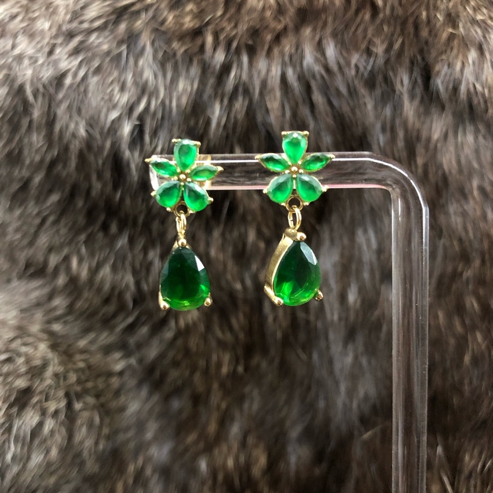 Elegant Green Floral Drop Earrings